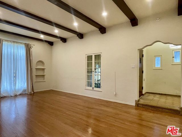 203 N Doheny Drive, Beverly Hills, CA 90211