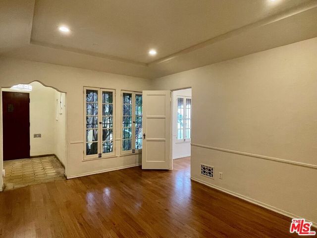 203 N Doheny Drive, Beverly Hills, CA 90211
