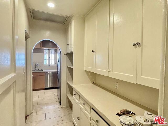 203 N Doheny Drive, Beverly Hills, CA 90211