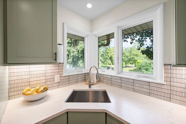2719 W 28th Street, Minneapolis, MN 55416