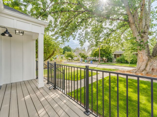 7306 N NEWELL Ave, Portland, OR 97203