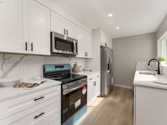 7306 N NEWELL Ave, Portland, OR 97203