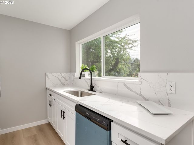 7306 N NEWELL Ave, Portland, OR 97203