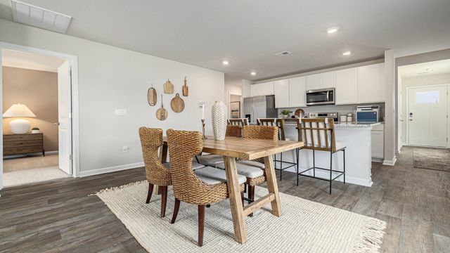408 Green Ash Dr., Conway, SC 29527