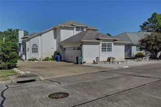 1409 W Lake Shores Circle N, Huntsville, TX 77340