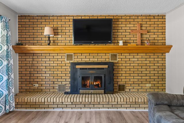 550 Lakeview Cir, Tennessee Ridge, TN 37178