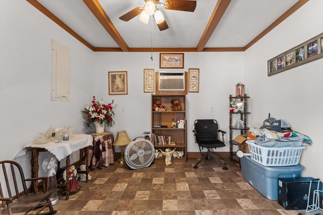 550 Lakeview Cir, Tennessee Ridge, TN 37178