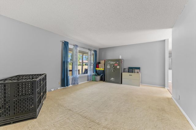 550 Lakeview Cir, Tennessee Ridge, TN 37178