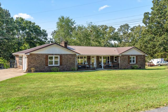 550 Lakeview Cir, Tennessee Ridge, TN 37178