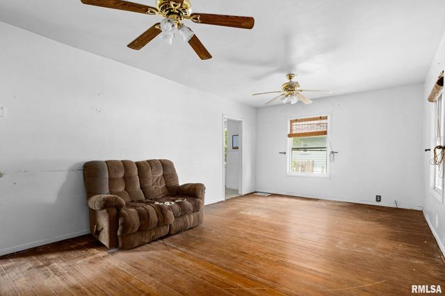 211 MINCH Street, South Pekin, IL 61554