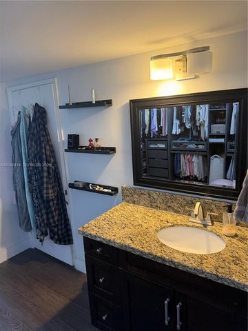 1717 N Bayshore Drive A2847, Miami, FL 33132