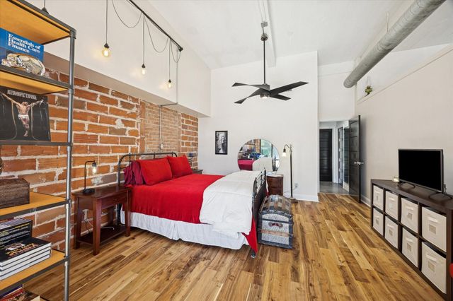 915 N San Jacinto Street 2D, Houston, TX 77002