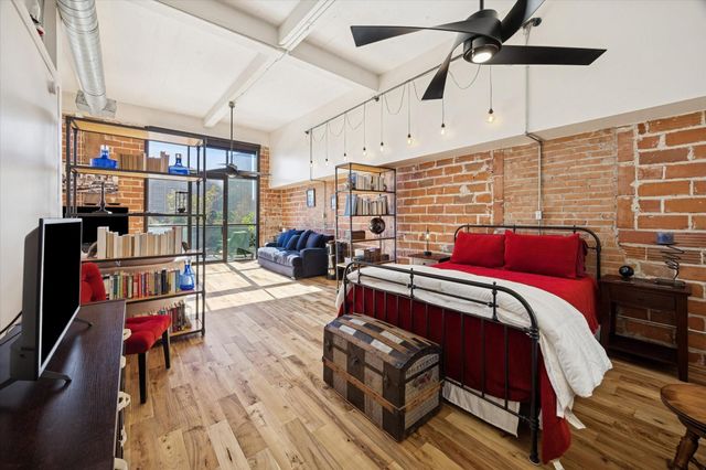 915 N San Jacinto Street 2D, Houston, TX 77002