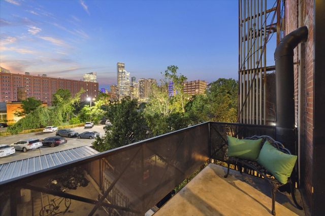 915 N San Jacinto Street 2D, Houston, TX 77002