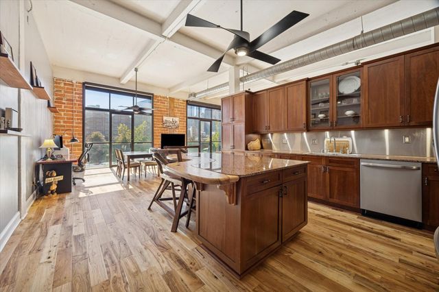 915 N San Jacinto Street 2D, Houston, TX 77002