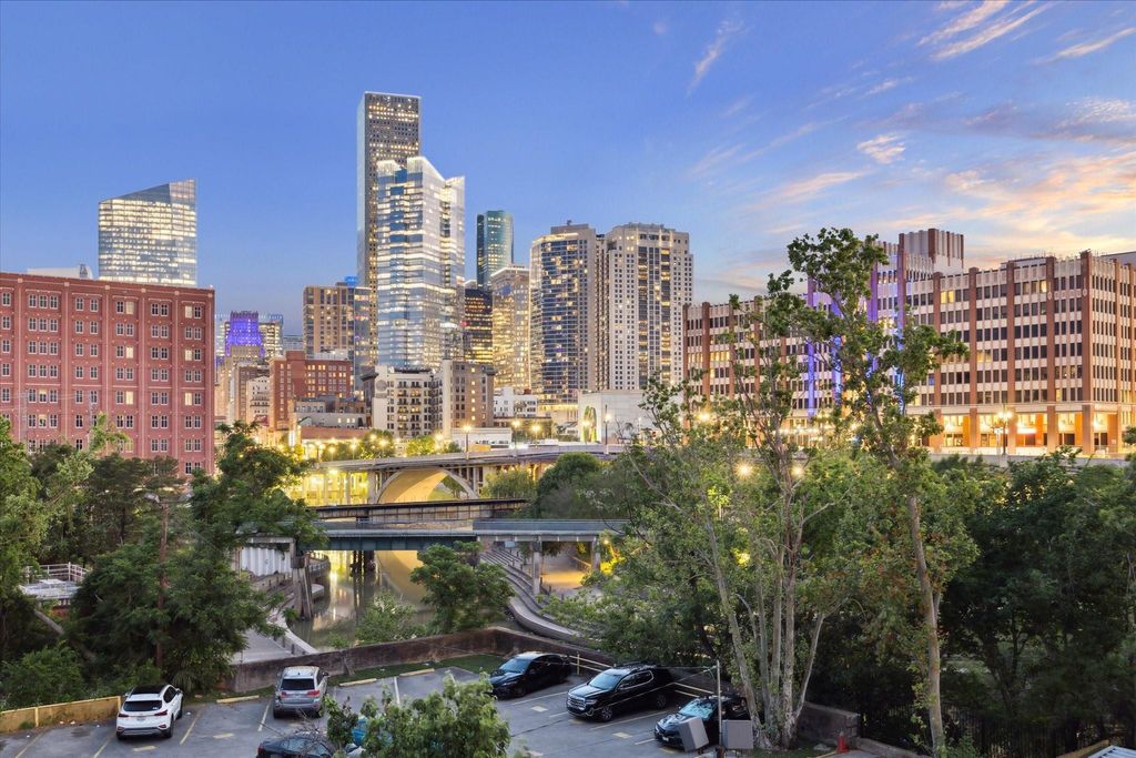 915 N San Jacinto Street 2D, Houston, TX 77002