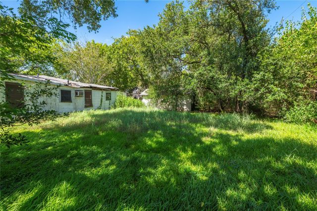 6521 Crockett Street, Hitchcock, TX 77563