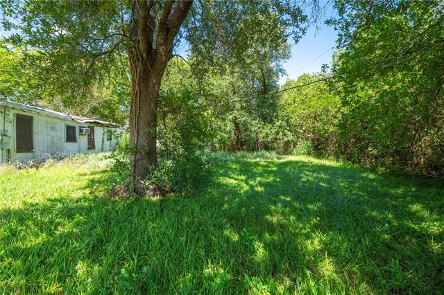 6521 Crockett Street, Hitchcock, TX 77563