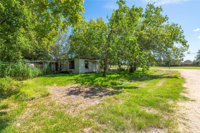 6521 Crockett Street, Hitchcock, TX 77563