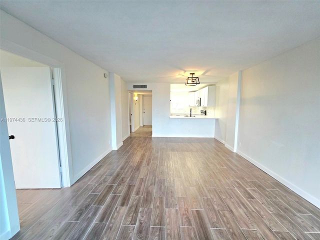 108 Royal Park Dr 2H, Oakland Park, FL 33309