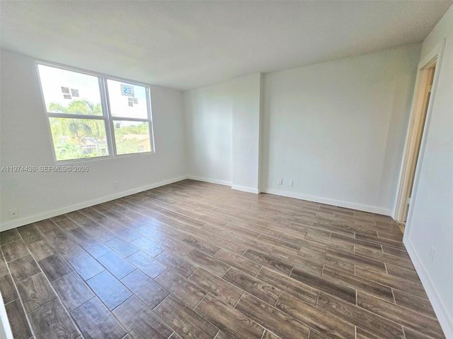 108 Royal Park Dr 2H, Oakland Park, FL 33309