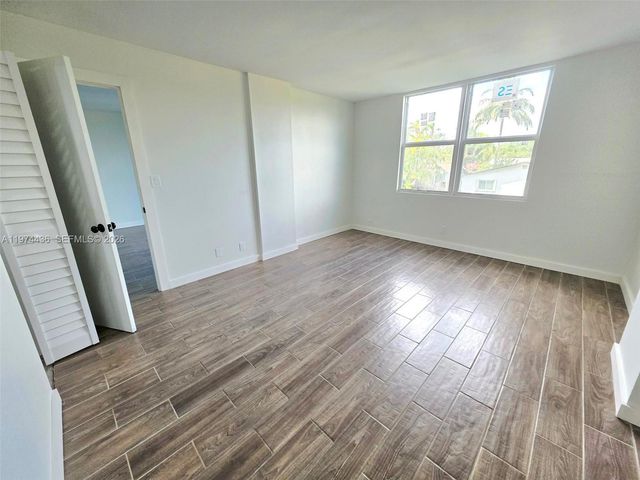 108 Royal Park Dr 2H, Oakland Park, FL 33309