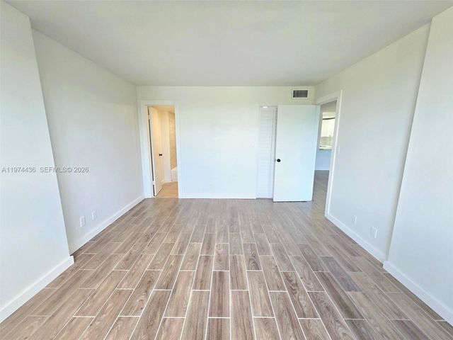 108 Royal Park Dr 2H, Oakland Park, FL 33309