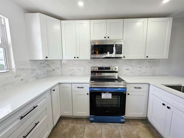 108 Royal Park Dr 2H, Oakland Park, FL 33309