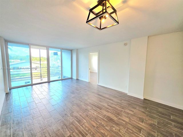 108 Royal Park Dr 2H, Oakland Park, FL 33309