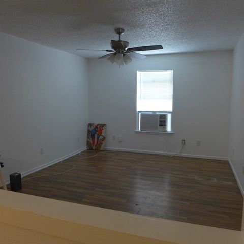 260 Kerrville South Dr, Kerrville, TX 78028