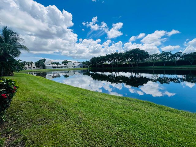 9190 Heathridge Drive, West Palm Beach, FL 33411
