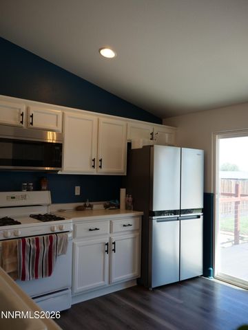 604 Jennys Lane, Fernley, NV 89408