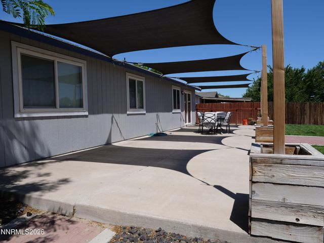 604 Jennys Lane, Fernley, NV 89408