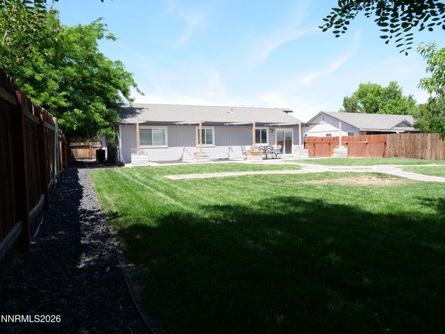 604 Jennys Lane, Fernley, NV 89408