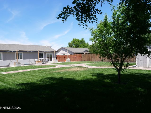 604 Jennys Lane, Fernley, NV 89408