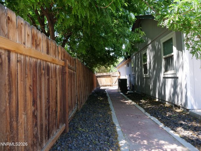 604 Jennys Lane, Fernley, NV 89408