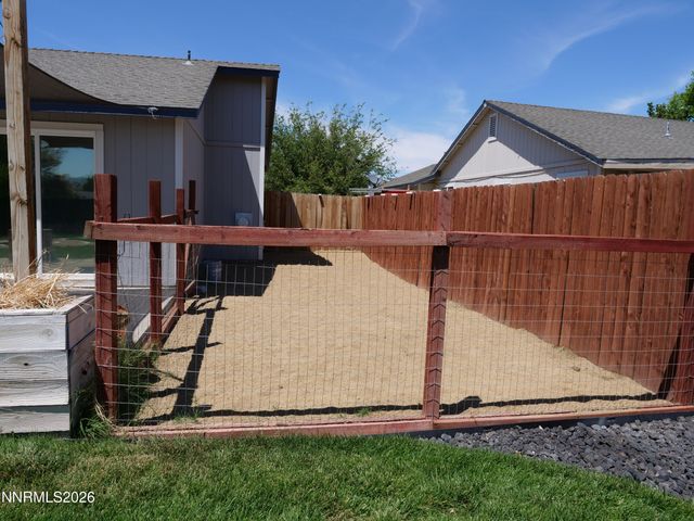 604 Jennys Lane, Fernley, NV 89408