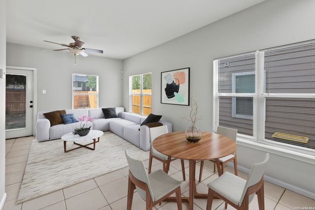 6723 Utopia Hts, San Antonio, TX 78223