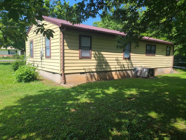 2000 Young Road SE, Cleveland, TN 37323