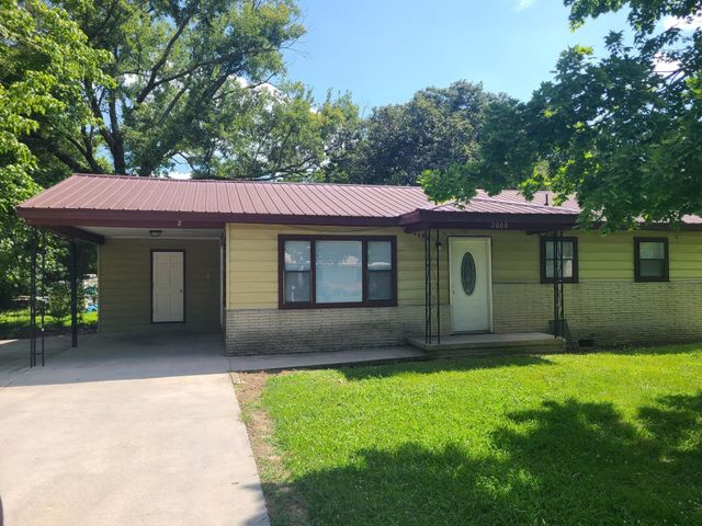 2000 Young Road SE, Cleveland, TN 37323