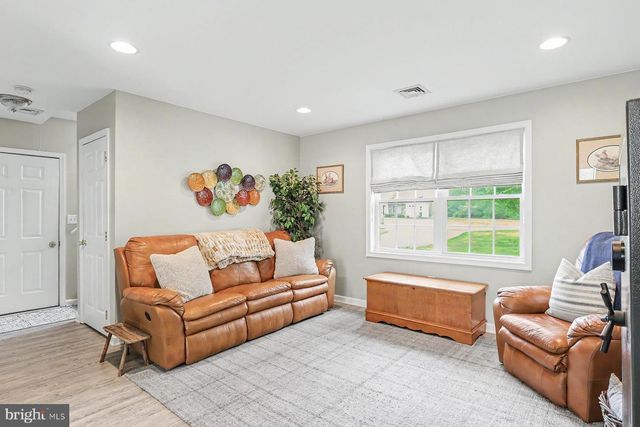 803 SIDDONSBURG RD, Lewisberry, PA 17339