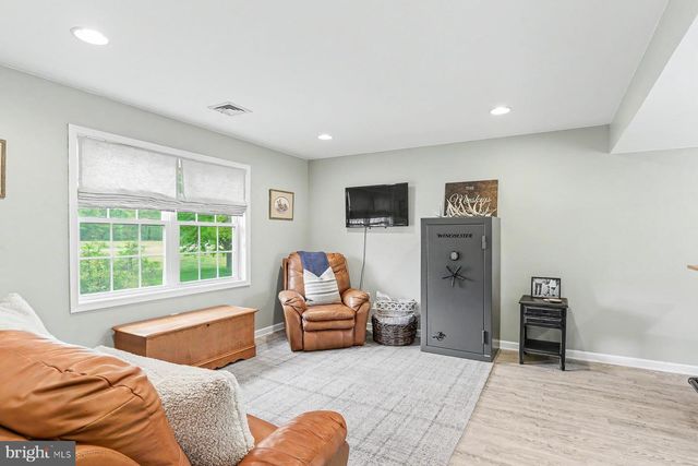 803 SIDDONSBURG RD, Lewisberry, PA 17339