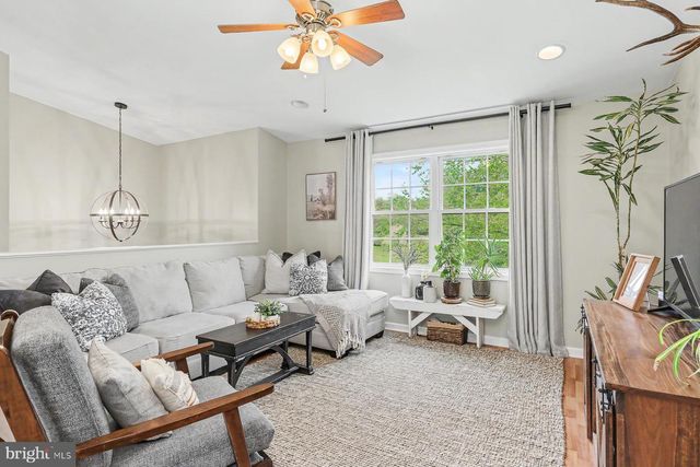 803 SIDDONSBURG RD, Lewisberry, PA 17339