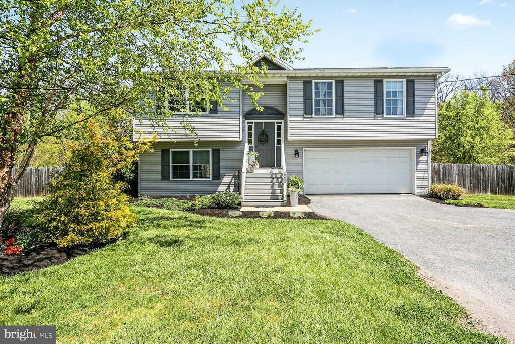 803 SIDDONSBURG RD, Lewisberry, PA 17339