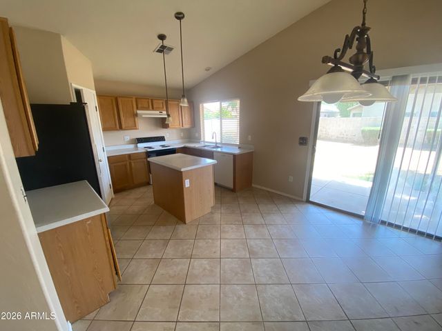 2033 E SARATOGA Street, Gilbert, AZ 85296
