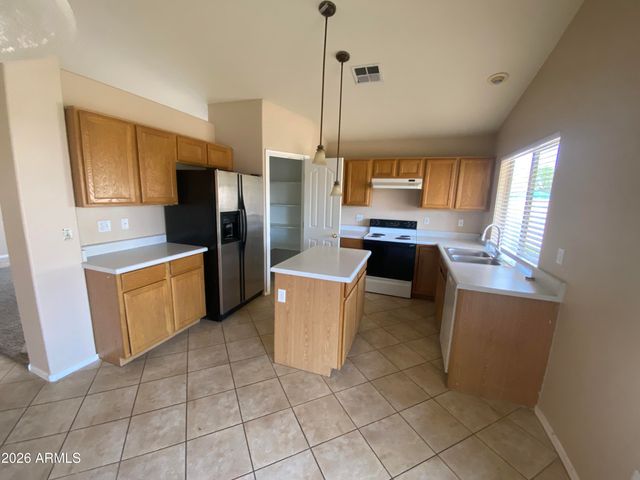 2033 E SARATOGA Street, Gilbert, AZ 85296