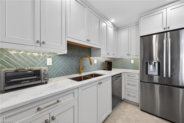 3443 Gulf Shore BLVD N 809, Naples, FL 34103