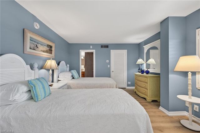 3443 Gulf Shore BLVD N 809, Naples, FL 34103