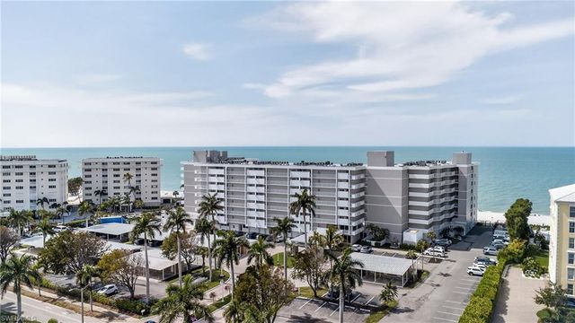 3443 Gulf Shore BLVD N 809, Naples, FL 34103