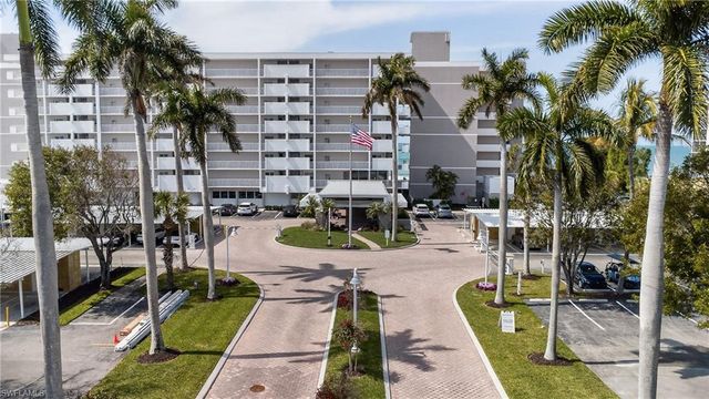 3443 Gulf Shore BLVD N 809, Naples, FL 34103